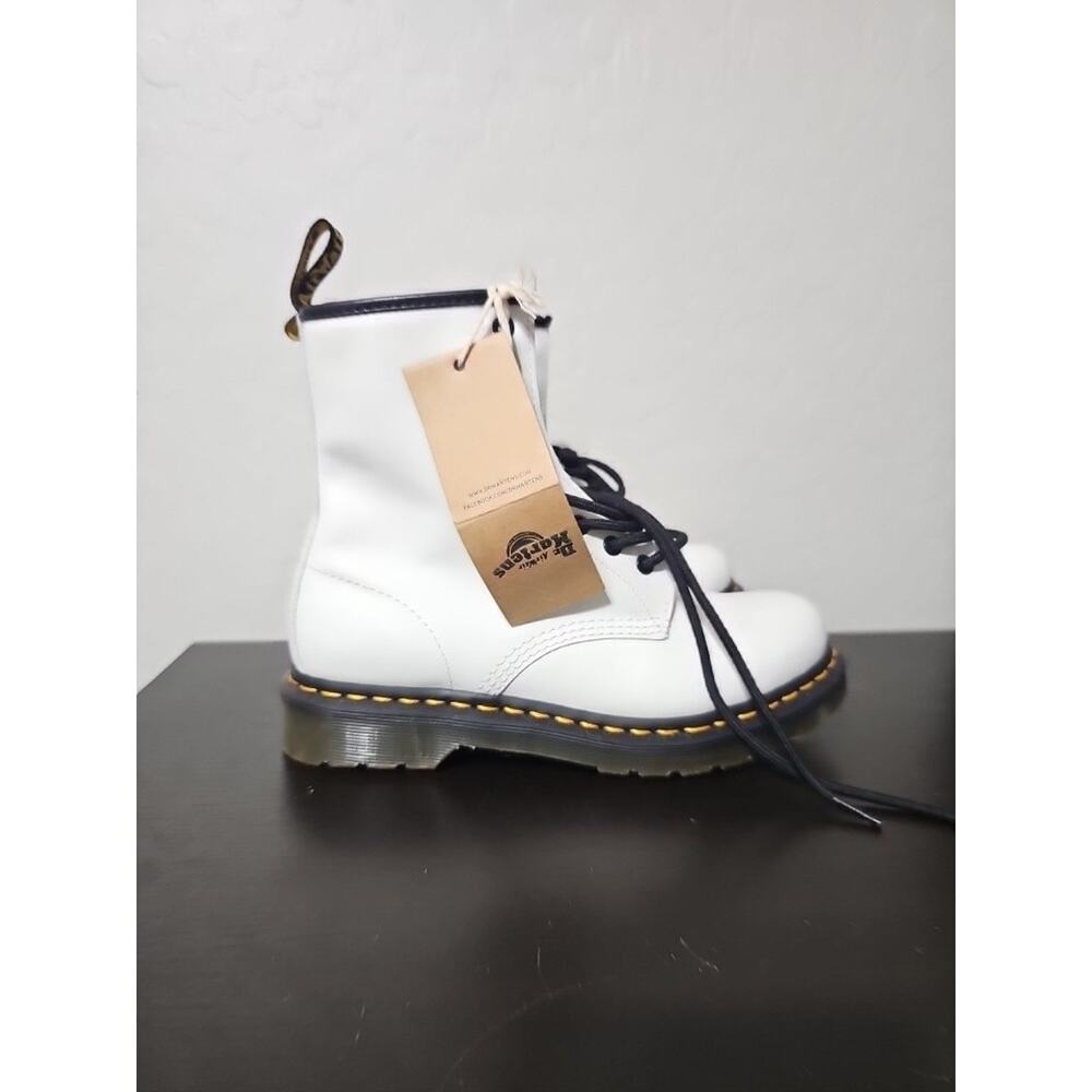 New Dr. Martens 1460 W Patent Leather Boots Women’s Sz 6 L - SMOOTH WHITE